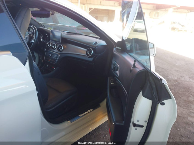 Mercedes-Benz CLA 250 2.0L I-4 DI, DOHC, VVT, TURBO, 208HP Front Wheel Drive - автомобили, коли, обяви за нови и употребявани 4