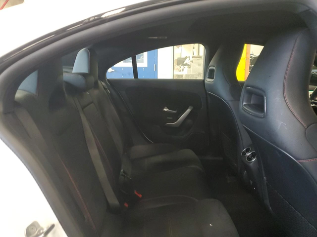 Mercedes-Benz CLA 250 AMG PKG* 4MATIC* 360* DISTRONIC* DIGITAL* КОЖА* - автомобили, коли, обяви за нови и употребявани 9