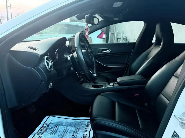 Mercedes-Benz CLA 250 * AMG PACK* KYELESS* 4 MATIC* PANO* - автомобили, коли, обяви за нови и употребявани 11