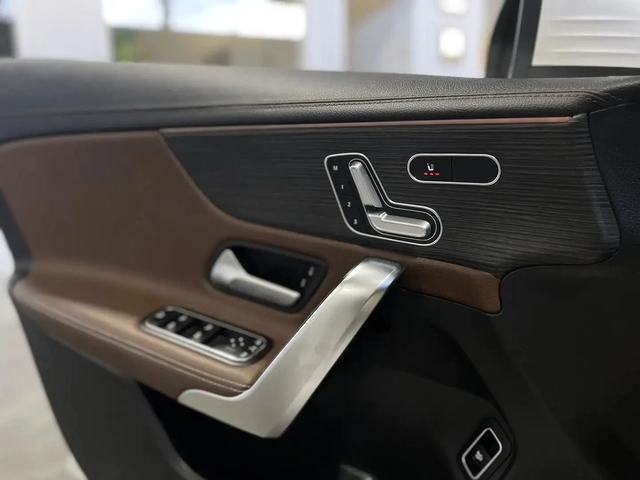 Mercedes-Benz CLA 250 AMG-pkg* Distronic* Apple CarPlay* Ambient* KEYLES - автомобили, коли, обяви за нови и употребявани 13