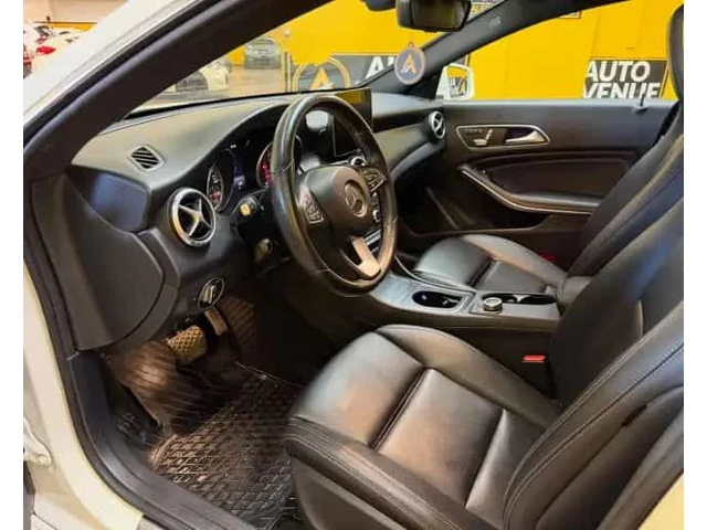 Mercedes-Benz CLA 250 NAVI * КАМЕРА * ПОДГРЕВИ * CARFAX - автомобили, коли, обяви за нови и употребявани 8