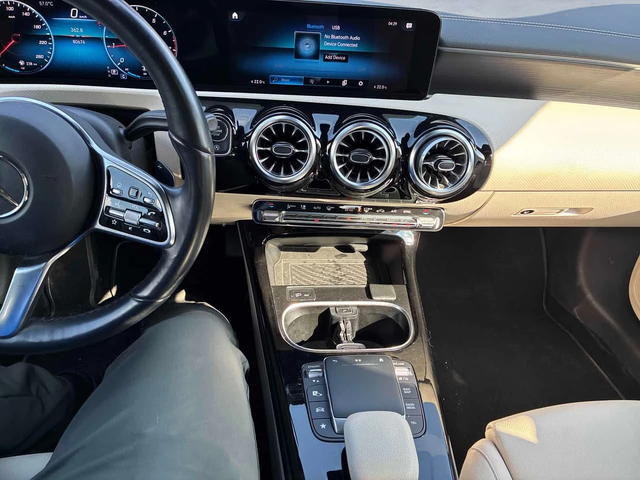 Mercedes-Benz CLA 250 | DISTRONIC| 360| PANO| ПОДГРЕВИ| КЛИП| CARFAX - автомобили, коли, обяви за нови и употребявани 8