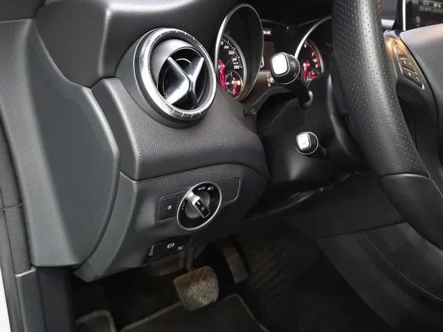 Mercedes-Benz CLA 250 САМО 30% АВАНС - автомобили, коли, обяви за нови и употребявани 12