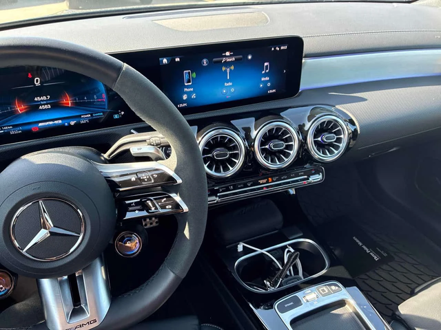 Mercedes-Benz CLA * AMG 35 * 2 КЛЮЧА* ПОДГРЕВ* PANO* KEYLESS* - автомобили, коли, обяви за нови и употребявани 8