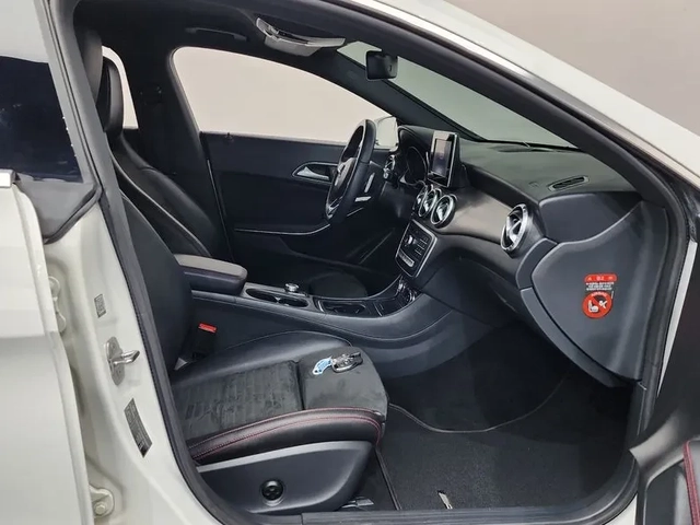 Mercedes-Benz CLA 2.5 - автомобили, коли, обяви за нови и употребявани 10