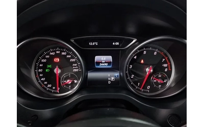 Mercedes-Benz CLA 2.5 - автомобили, коли, обяви за нови и употребявани 7