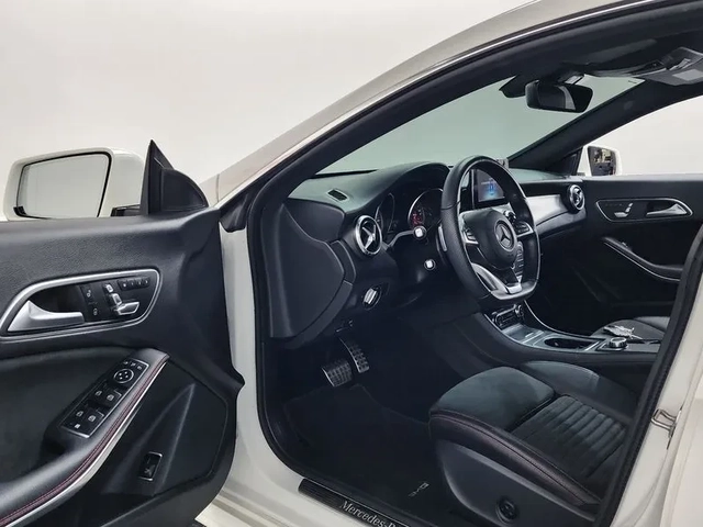 Mercedes-Benz CLA 2.5 - автомобили, коли, обяви за нови и употребявани 9