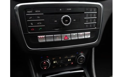 Mercedes-Benz CLA 2.5 - автомобили, коли, обяви за нови и употребявани 15