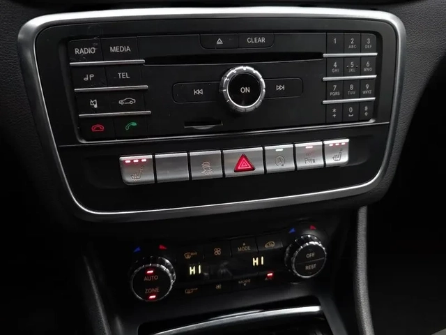 Mercedes-Benz CLA 2.5 - автомобили, коли, обяви за нови и употребявани 15