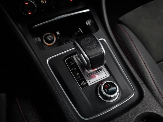 Mercedes-Benz CLA 2.5 - автомобили, коли, обяви за нови и употребявани 8