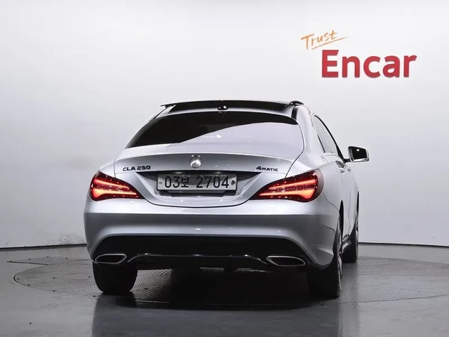 Mercedes-Benz CLA 2.5 - автомобили, коли, обяви за нови и употребявани 3