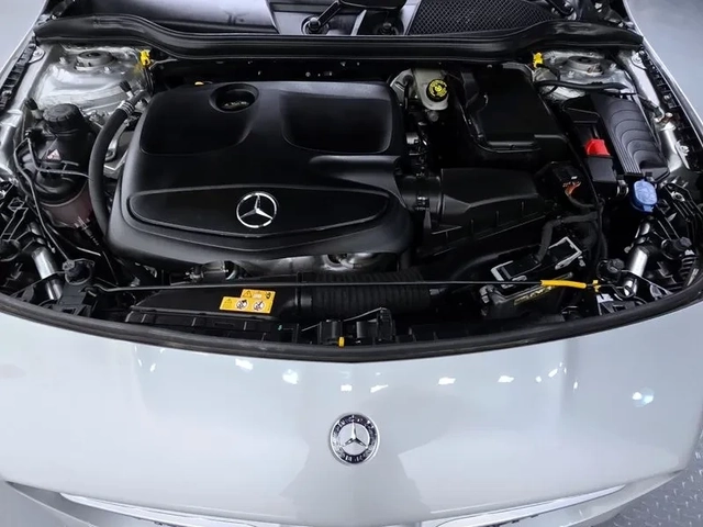 Mercedes-Benz CLA 2.5 - автомобили, коли, обяви за нови и употребявани 5
