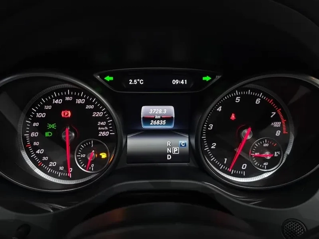Mercedes-Benz CLA 2.5 - автомобили, коли, обяви за нови и употребявани 7
