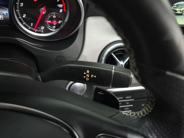 Mercedes-Benz CLA 2.5 - автомобили, коли, обяви за нови и употребявани 8