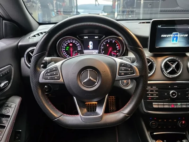 Mercedes-Benz CLA 2.5 - автомобили, коли, обяви за нови и употребявани 12