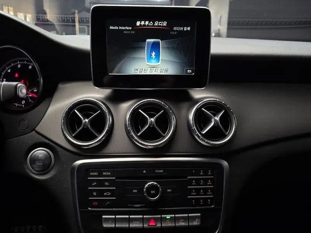 Mercedes-Benz CLA 2.5 - автомобили, коли, обяви за нови и употребявани 13