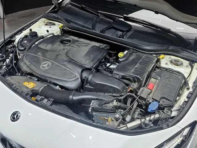 Mercedes-Benz CLA 2.5 - автомобили, коли, обяви за нови и употребявани 5