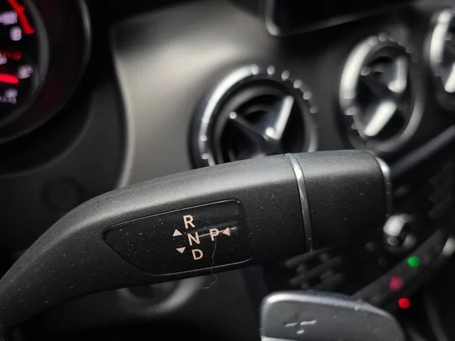Mercedes-Benz CLA 2.5 - автомобили, коли, обяви за нови и употребявани 8