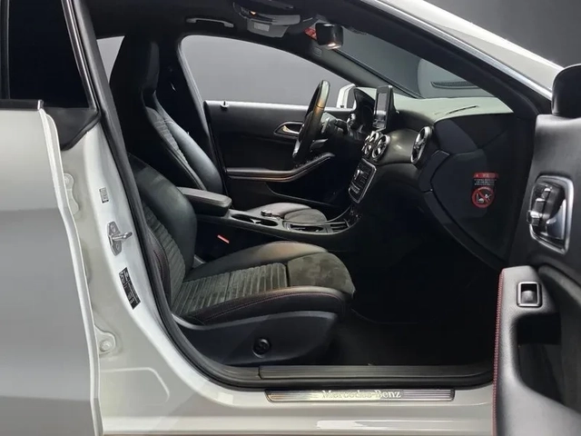 Mercedes-Benz CLA 2.5 - автомобили, коли, обяви за нови и употребявани 9