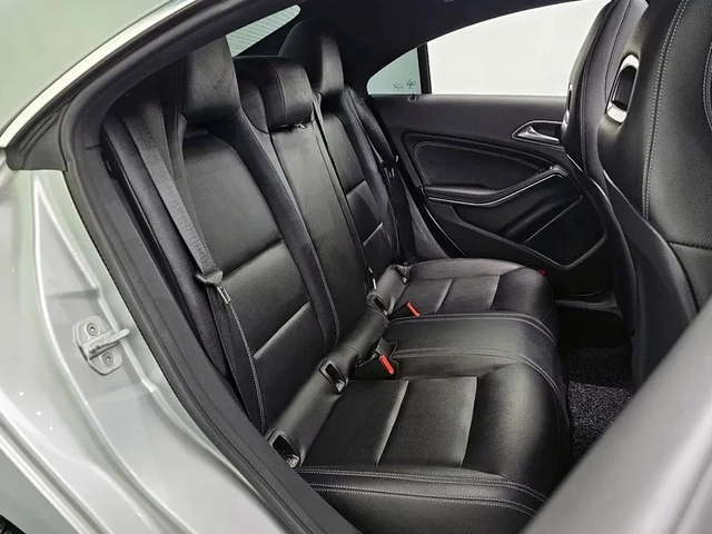 Mercedes-Benz CLA 2.5 - автомобили, коли, обяви за нови и употребявани 11