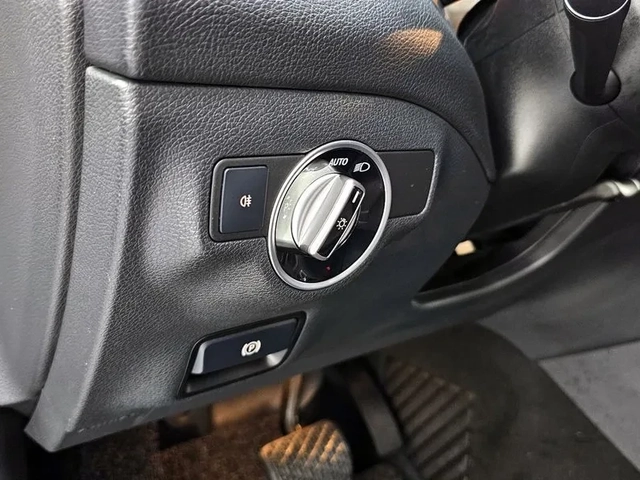 Mercedes-Benz CLA 2.5 - автомобили, коли, обяви за нови и употребявани 15
