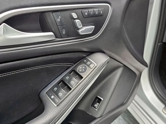Mercedes-Benz CLA 2.5 - автомобили, коли, обяви за нови и употребявани 16
