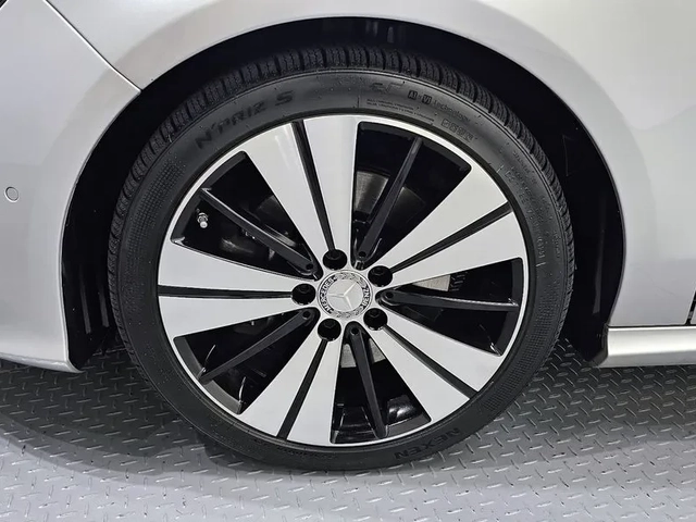 Mercedes-Benz CLA 2.5 - автомобили, коли, обяви за нови и употребявани 4