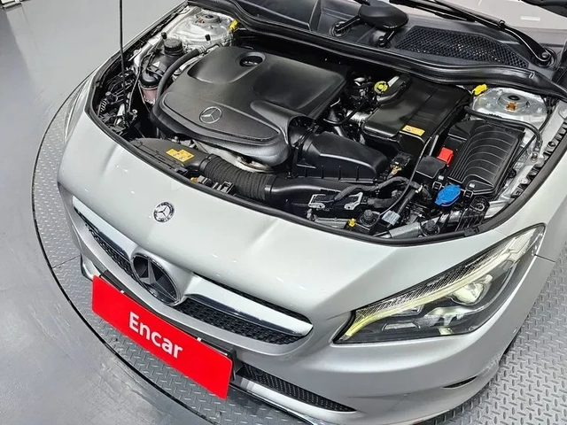 Mercedes-Benz CLA 2.5 - автомобили, коли, обяви за нови и употребявани 5
