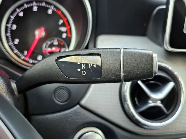 Mercedes-Benz CLA 2.5 - автомобили, коли, обяви за нови и употребявани 8
