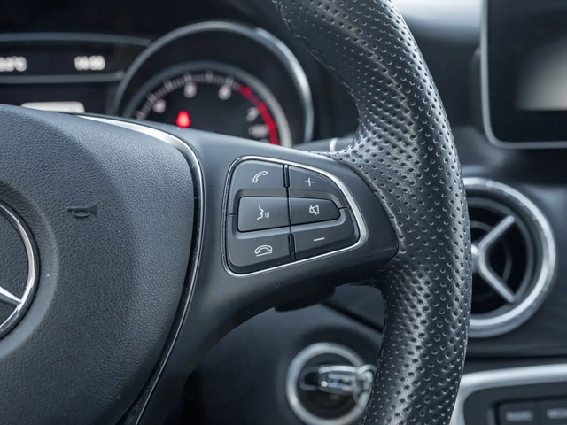 Mercedes-Benz CLA CLA250 4Matic -One Owner-Premium and Sport Pkg-18i All Wheel Drive - автомобили, коли, обяви за нови и употребявани 10