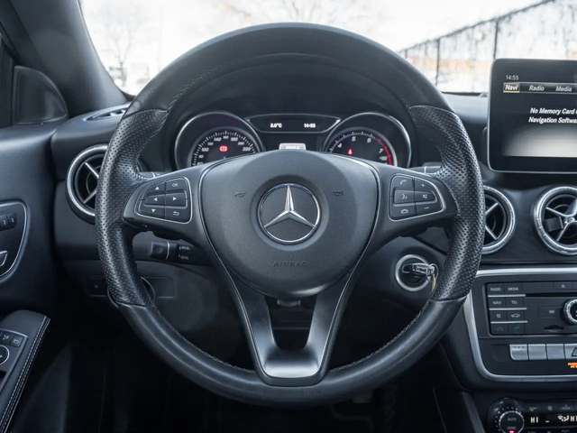 Mercedes-Benz CLA CLA250 4Matic -One Owner-Premium and Sport Pkg-18i All Wheel Drive - автомобили, коли, обяви за нови и употребявани 8