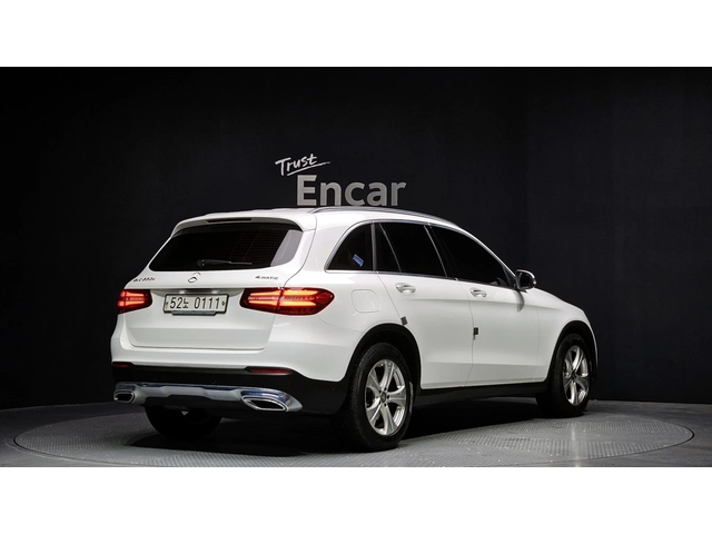 Mercedes-Benz CLC 220 GLC220d 4MATIC | MEMORY | Панорама | Ел. седалки - автомобили, коли, обяви за нови и употребявани 1