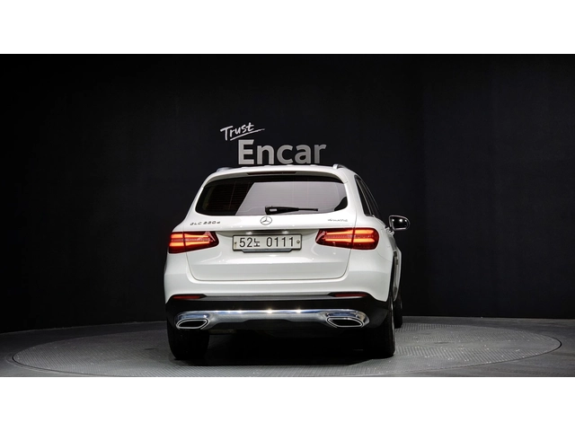 Mercedes-Benz CLC 220 GLC220d 4MATIC | MEMORY | Панорама | Ел. седалки - автомобили, коли, обяви за нови и употребявани 3