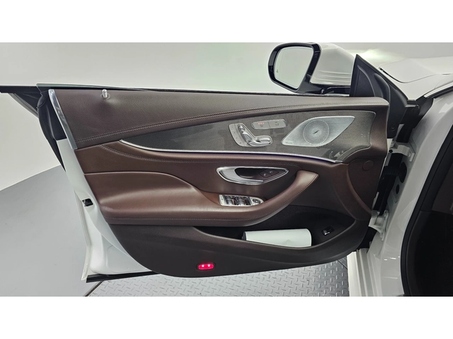 Mercedes-Benz CLS 300 d AMG Line | HUD | Шибидах - автомобили, коли, обяви за нови и употребявани 11