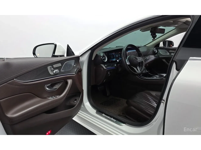 Mercedes-Benz CLS 300 AMG-line - автомобили, коли, обяви за нови и употребявани 6