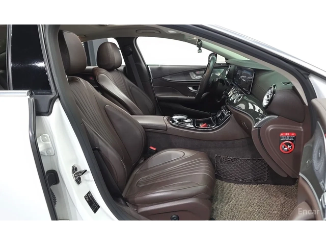 Mercedes-Benz CLS 300 AMG-line - автомобили, коли, обяви за нови и употребявани 7