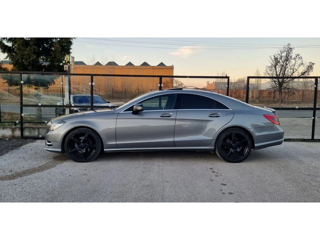 Mercedes-Benz CLS 350 * AMG Edition * Key less GO * Distronic * Camera * - автомобили, коли, обяви за нови и употребявани 4