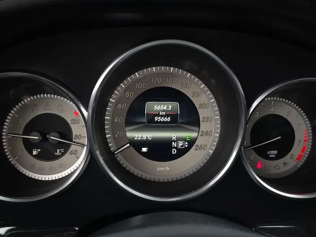 Mercedes-Benz CLS 350 - автомобили, коли, обяви за нови и употребявани 7