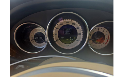 Mercedes-Benz CLS 4.6L 8 ALL WHEEL DRIVE - автомобили, коли, обяви за нови и употребявани 8