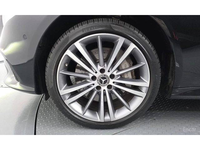 Mercedes-Benz CLS 400 4MATIC* BURMESTER* ОБДУХВАНЕ* ДИСТРОНИК* ХЕДЪП* 36 - автомобили, коли, обяви за нови и употребявани 4