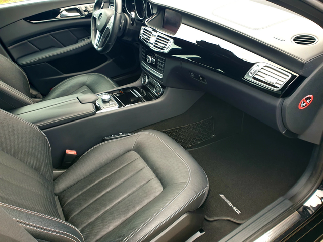 Mercedes-Benz CLS 500 AMG * 161 242 км - автомобили, коли, обяви за нови и употребявани 9