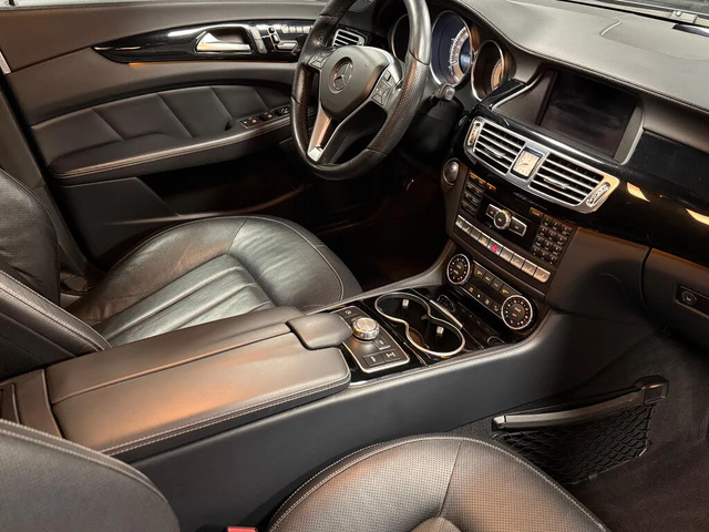 Mercedes-Benz CLS 55 AMG* ПАМЕТ* 4 ПОДГРЕВА* МЪРТВА ТОЧКА - автомобили, коли, обяви за нови и употребявани 4