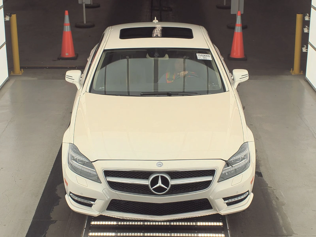 Mercedes-Benz CLS 550 AMG* LANE ASSIST* МАСАЖ* KEYLESS GO* ОБДУХ* HARMAN - автомобили, коли, обяви за нови и употребявани 1