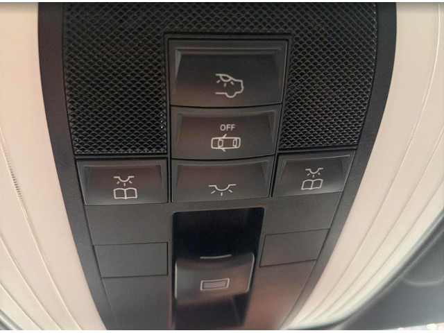 Mercedes-Benz CLS 550 - автомобили, коли, обяви за нови и употребявани 8