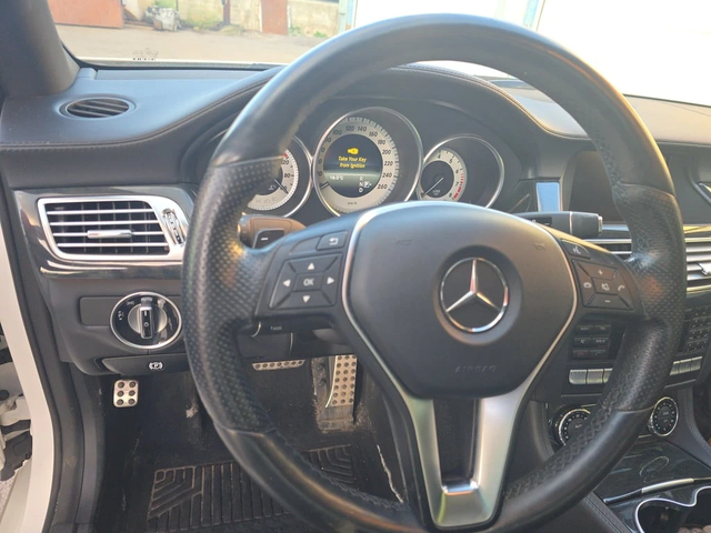 Mercedes-Benz CLS 550 * CARFAX * ЦЕНА ДО БГ - автомобили, коли, обяви за нови и употребявани 7