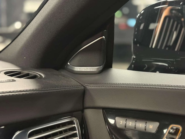 Mercedes-Benz CLS 550 MASSAGE SEATS/PIANO BLACK TRIM/20 INCH OEM - автомобили, коли, обяви за нови и употребявани 10