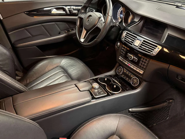 Mercedes-Benz CLS 550 MASSAGE SEATS/PIANO BLACK TRIM/20 INCH OEM - автомобили, коли, обяви за нови и употребявани 6
