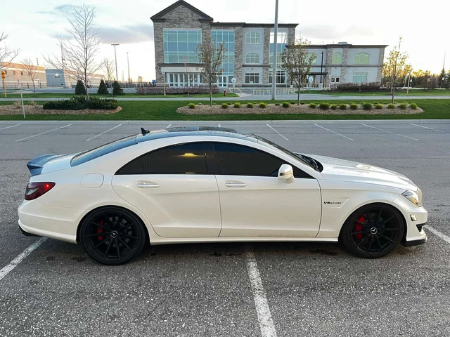 Mercedes-Benz CLS 63 AMG CARFAX/ЛЕНТИ/ПОДГРЕВ/ОБДУХ/ПАНОРАМА - автомобили, коли, обяви за нови и употребявани 3