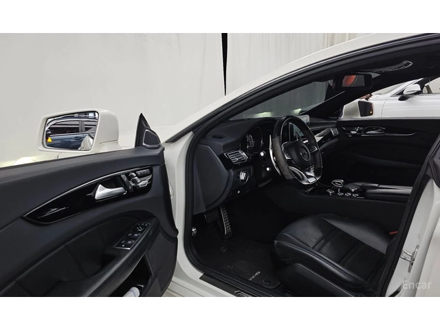 Mercedes-Benz CLS 63 AMG 4MATIC* HARMON* KARDON* ОБДУХВАНЕ* МАСАЖ* 360КАМЕР - автомобили, коли, обяви за нови и употребявани 4