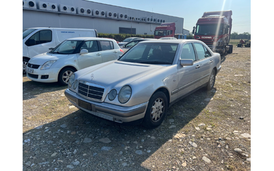 mercedes-benz-e-200 - 0